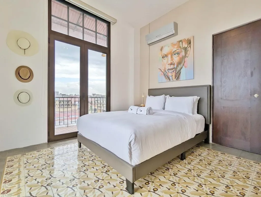 Stylish 3BR in Casco Antiguo w/ Balcony