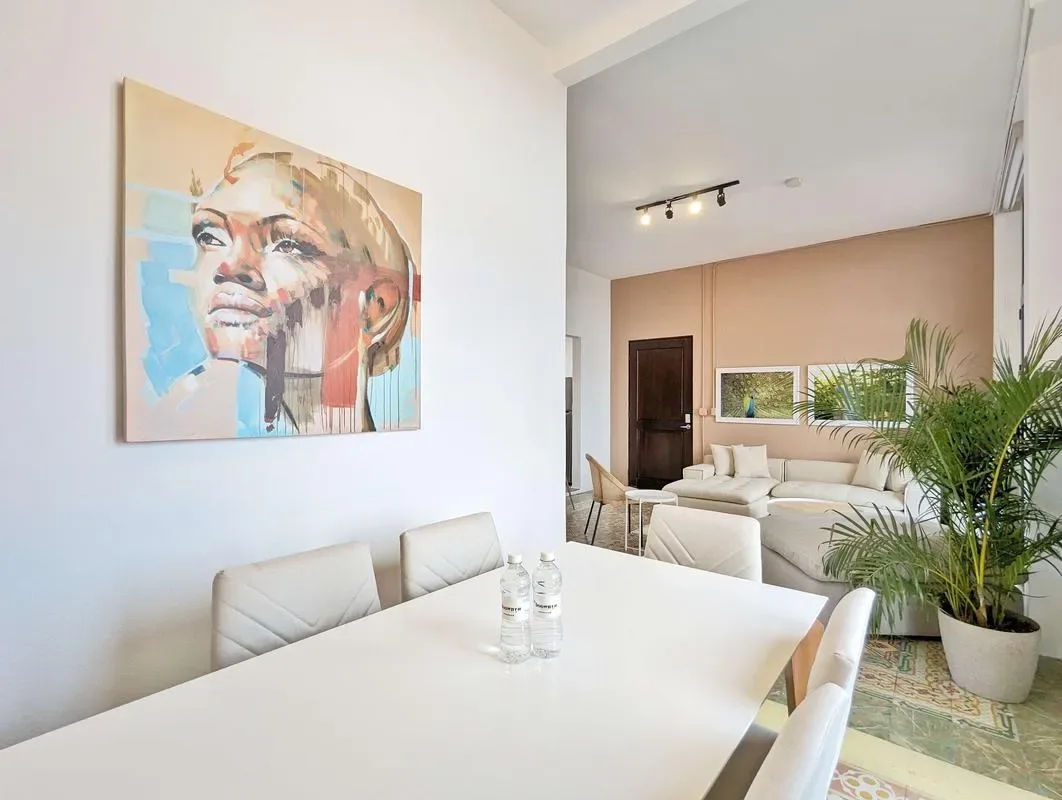 Stylish 3BR in Casco Antiguo w/ Balcony
