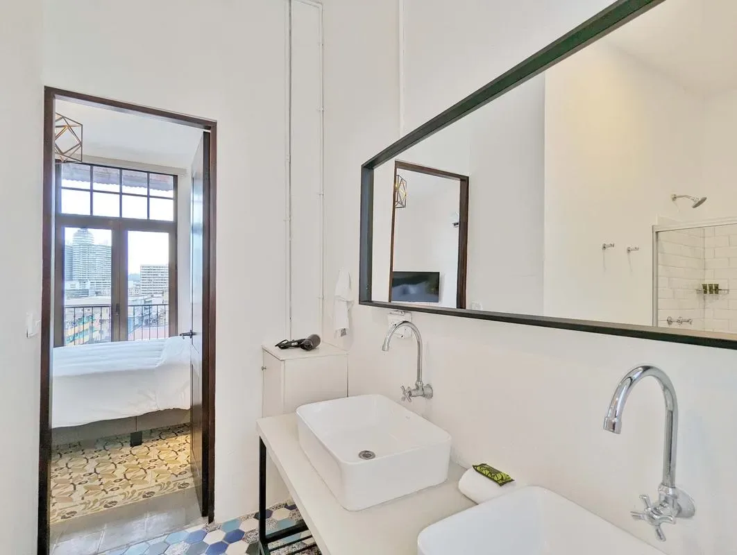 Stylish 3BR in Casco Antiguo w/ Balcony