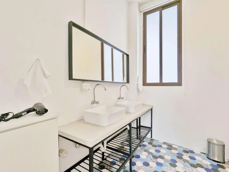 Stylish 3BR in Casco Antiguo w/ Balcony