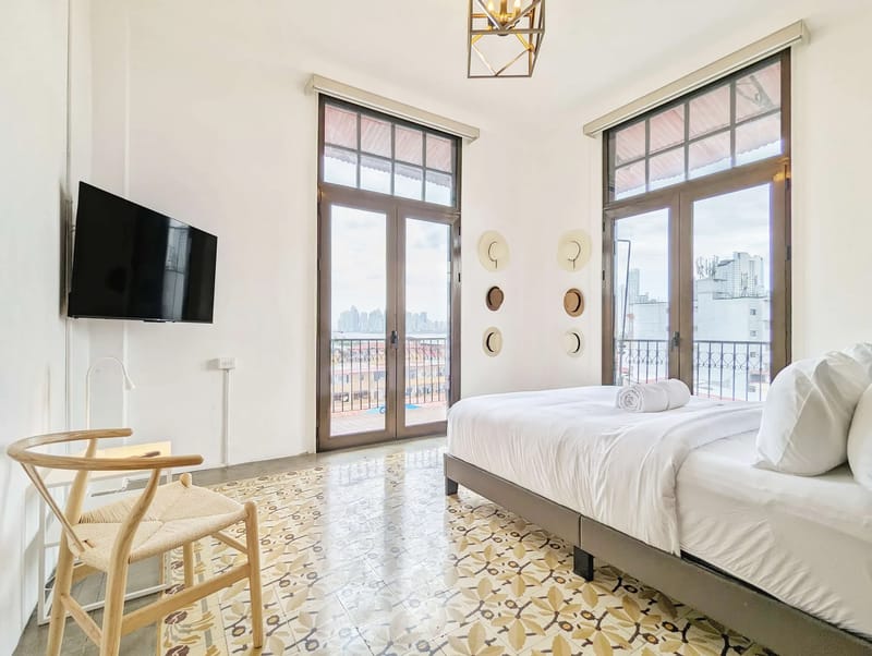 Stylish 3BR in Casco Antiguo w/ Balcony