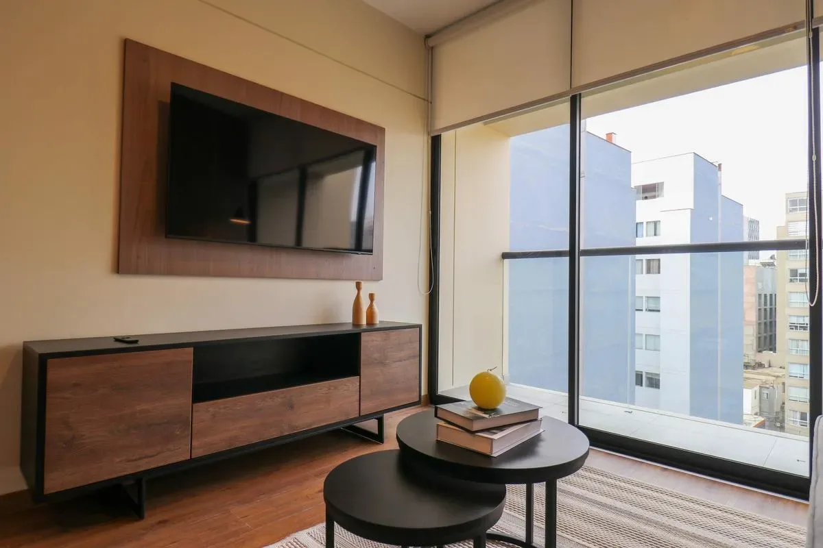 Majestic 2BR w/ Comfy Balcony Near Kennedy Park