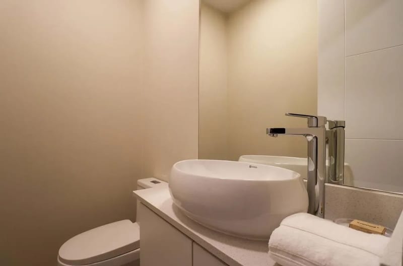 Majestic 2BR w/ Comfy Balcony Near Kennedy Park