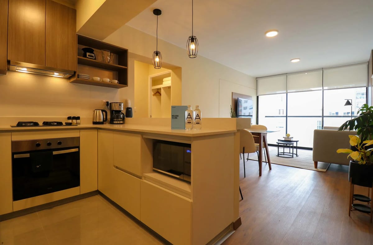Majestic 2BR w/ Comfy Balcony Near Kennedy Park