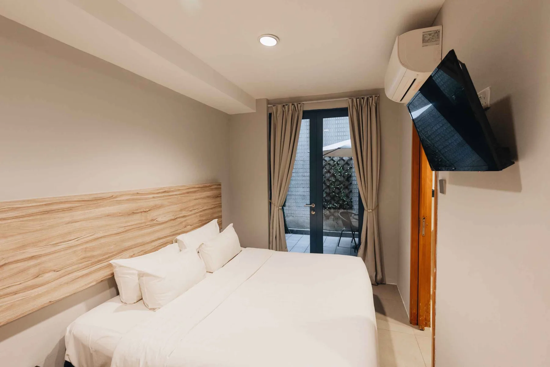 Habitación Deluxe con cama king y balcón