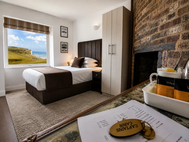 Captain's Cabin bedroom