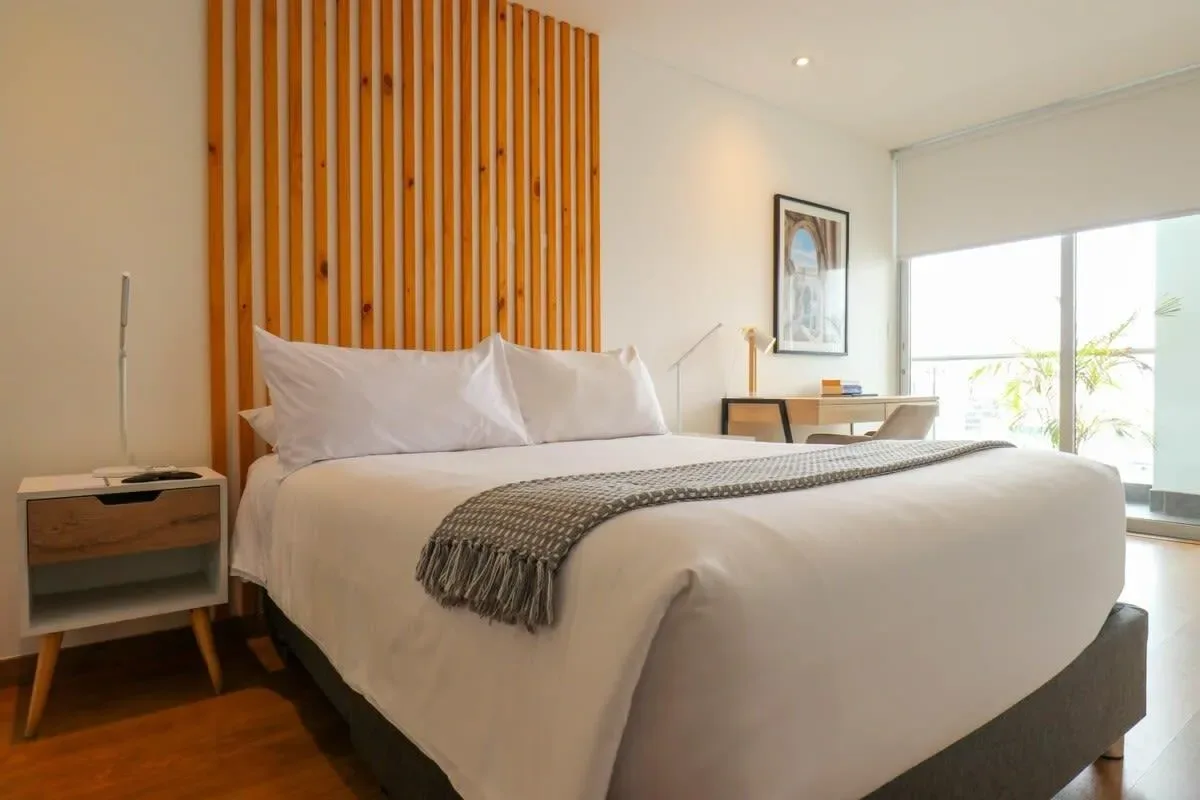 3BR Premium Cityview w/ Balcony in Miraflores