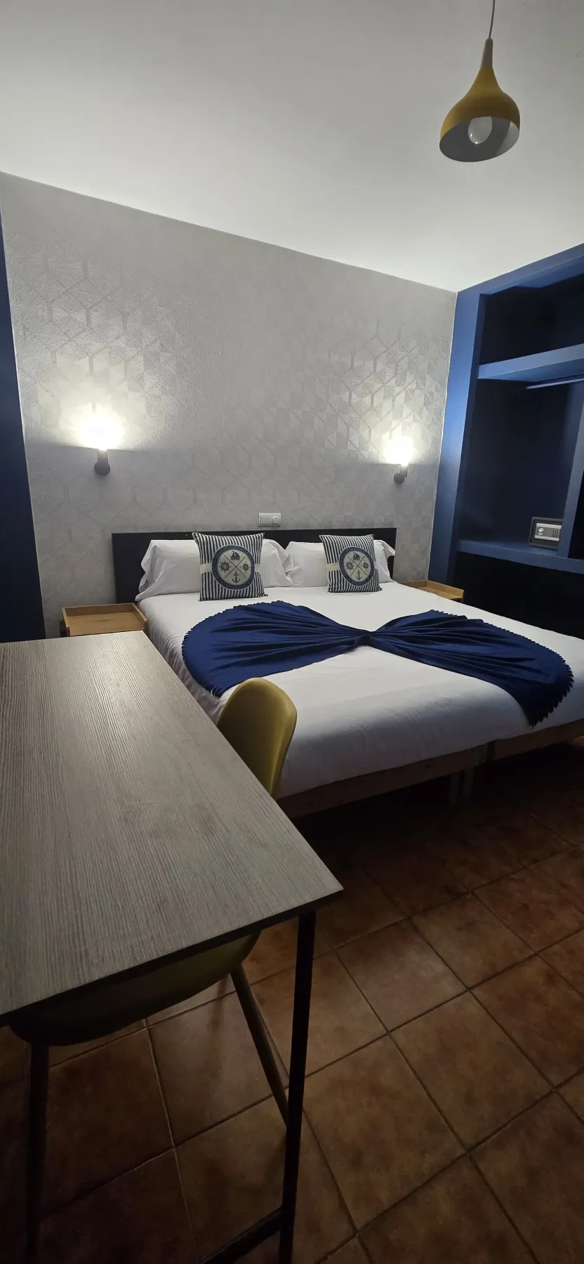 Room with balcony or terrace