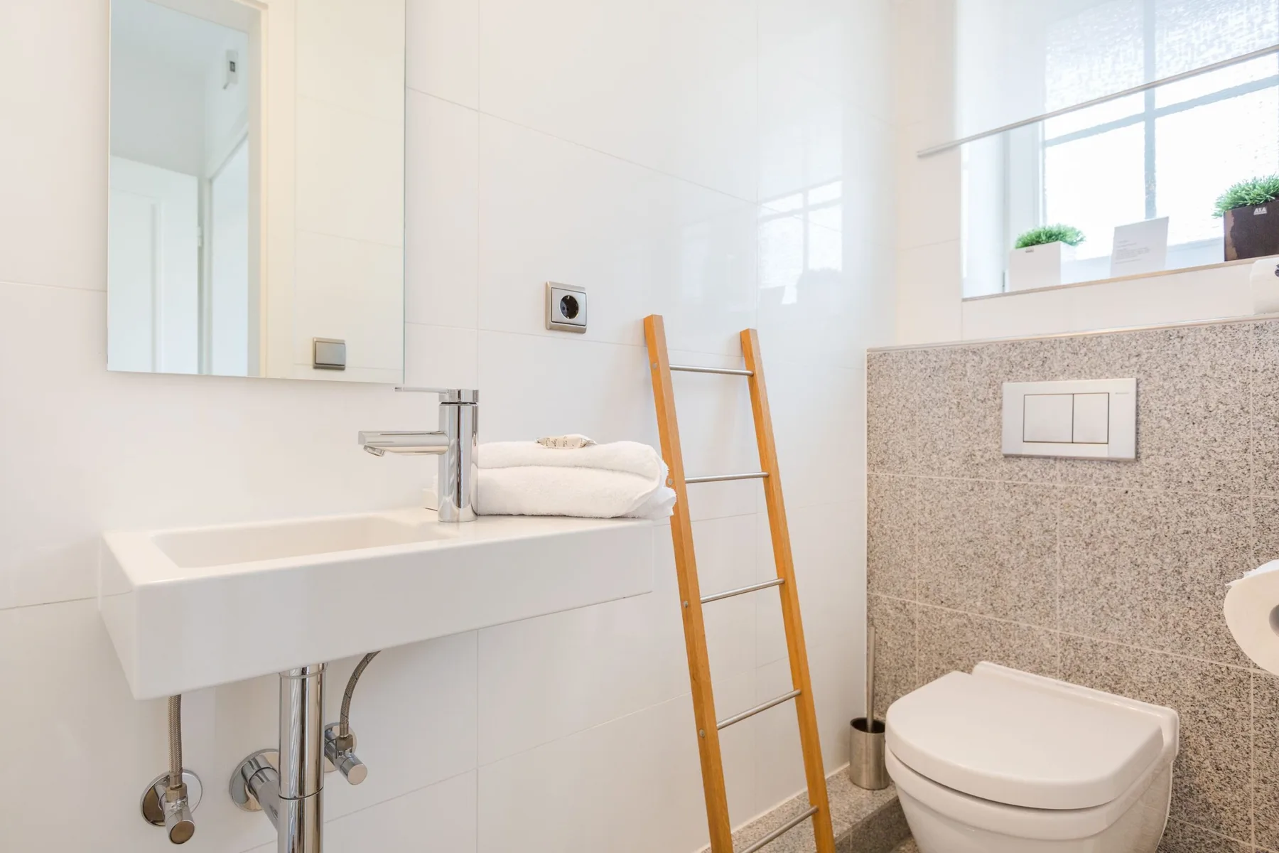 2-Raum-Appartement im Erd- und UG mit ca. 53m² Nutzfläche für max. zwei Personen