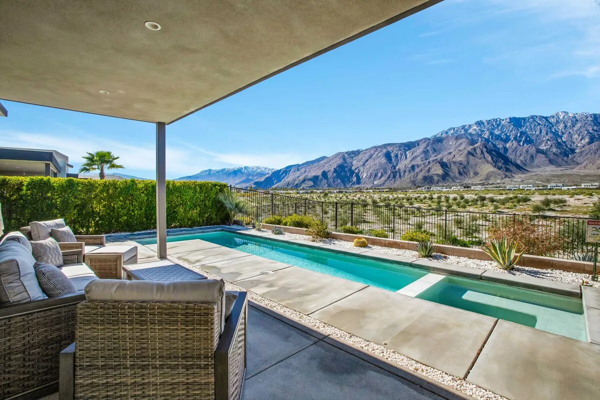 Majestic Mountain View #14866