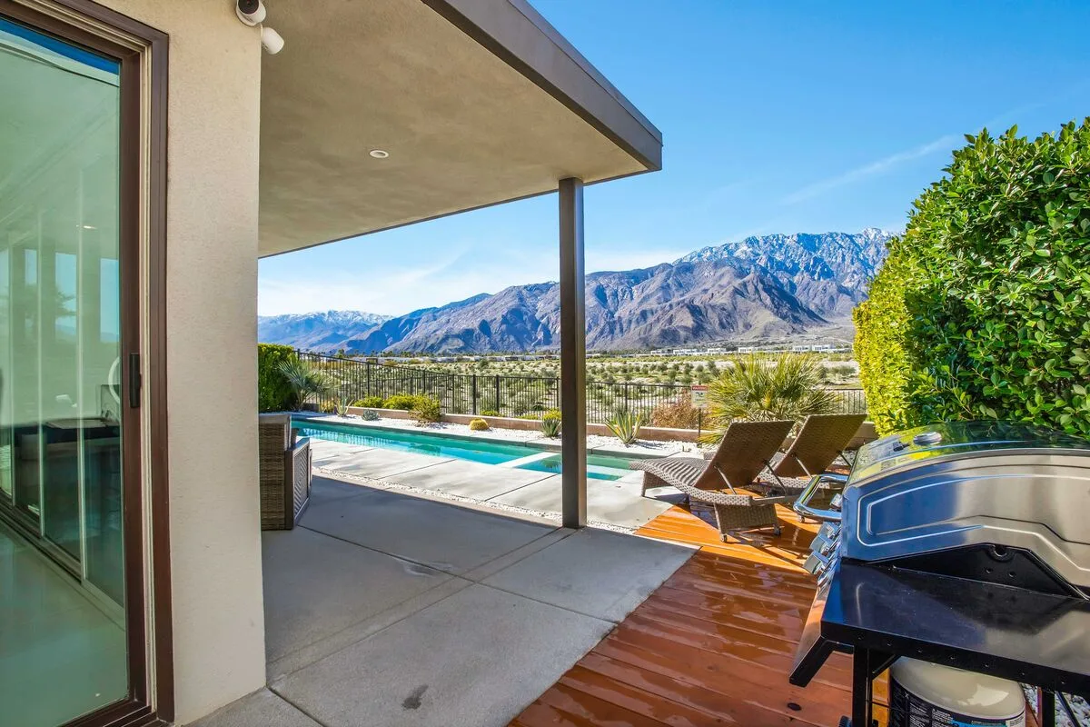 Majestic Mountain View #14866