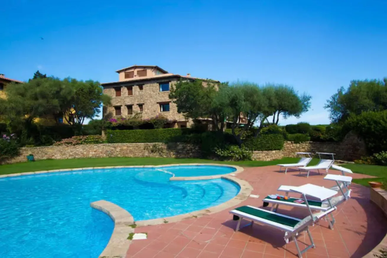 GuestHost - Flat X5 with Parking & Swimming Pool