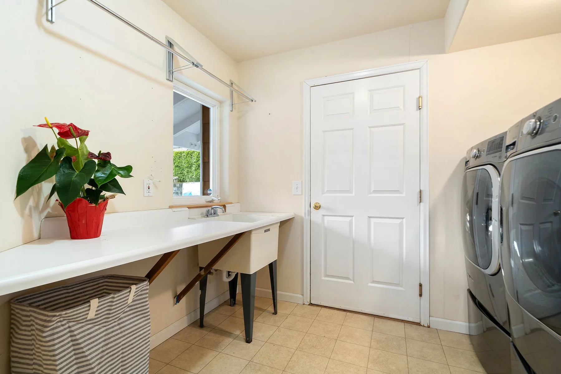 Point Whitehorn Cottage
