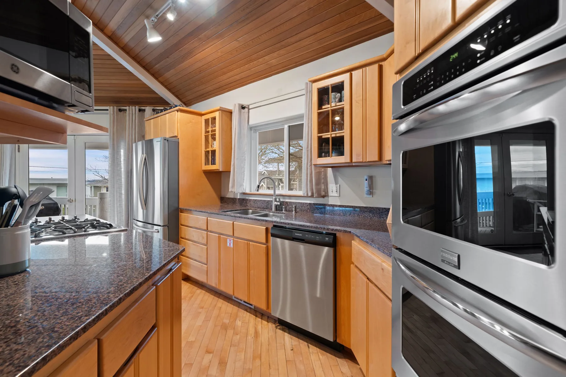 Point Whitehorn Cottage
