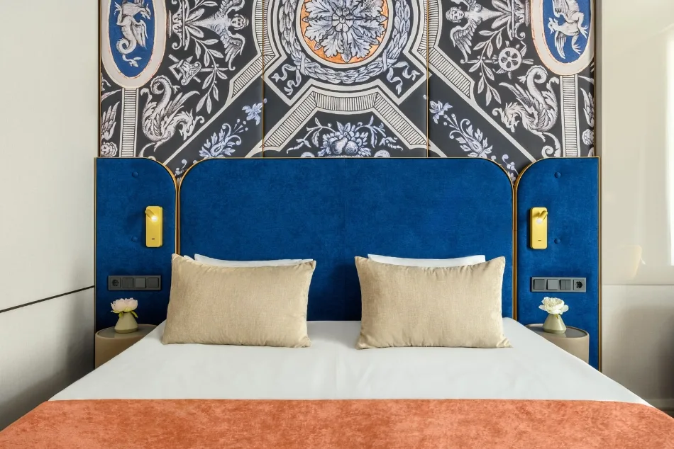 Signature Design double room