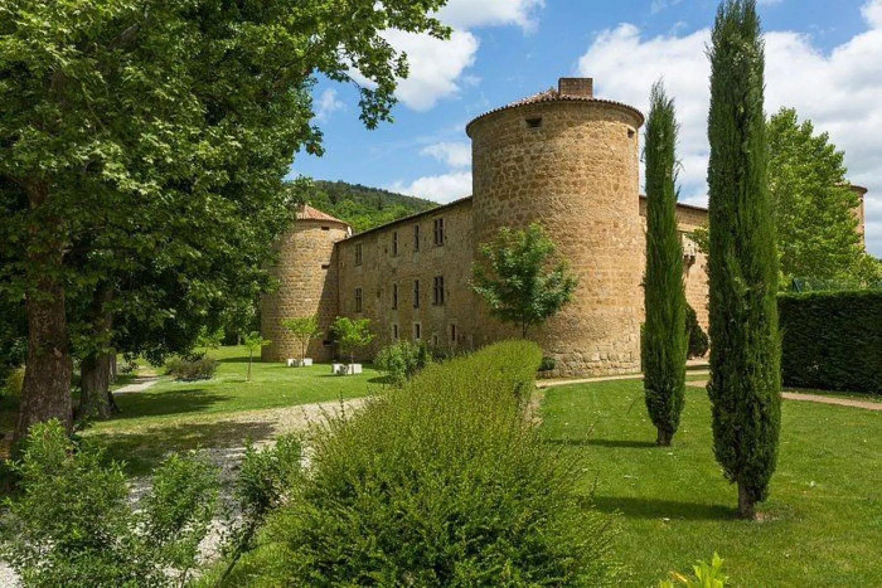 Le Château des Ducs de Joyeuse