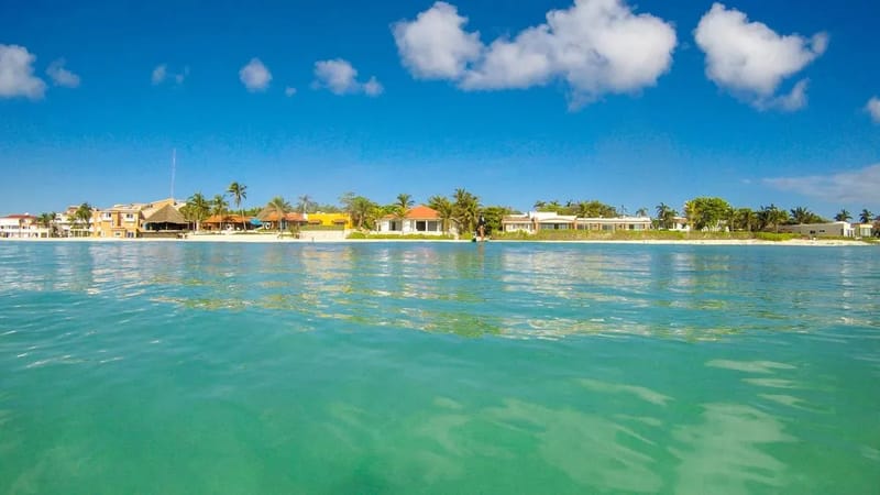 Sunny 2BR Hideaway in Playacar