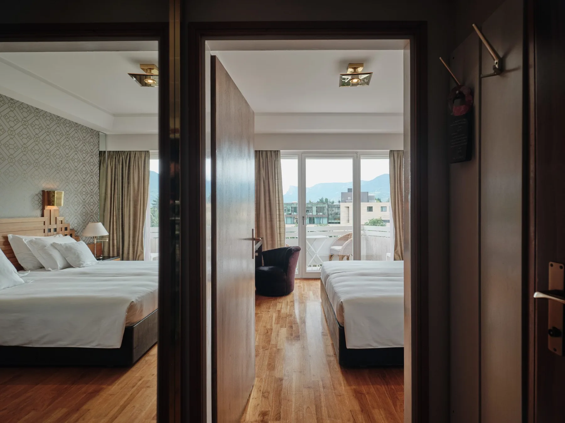 Aurora guest room