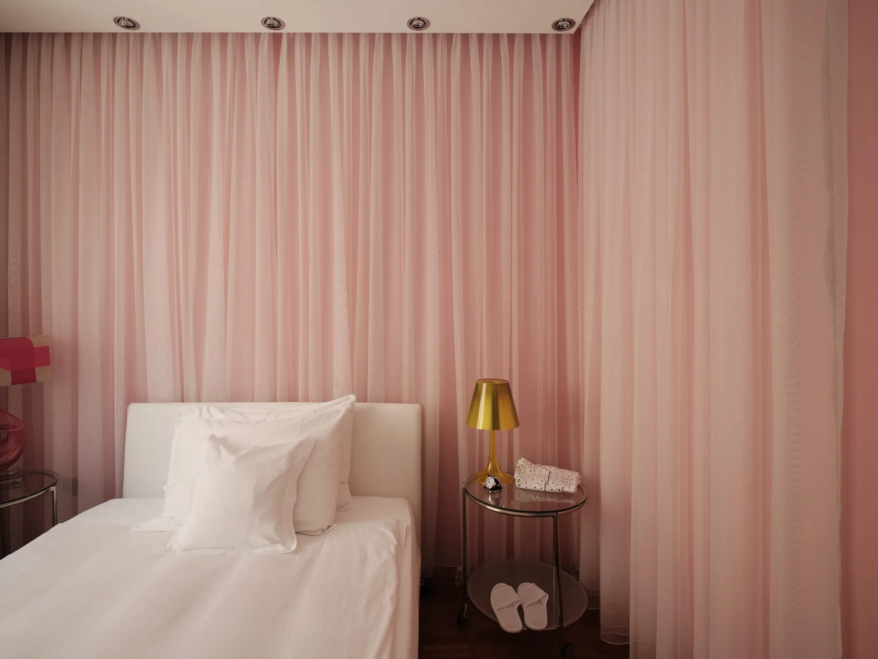 Aurora guest room