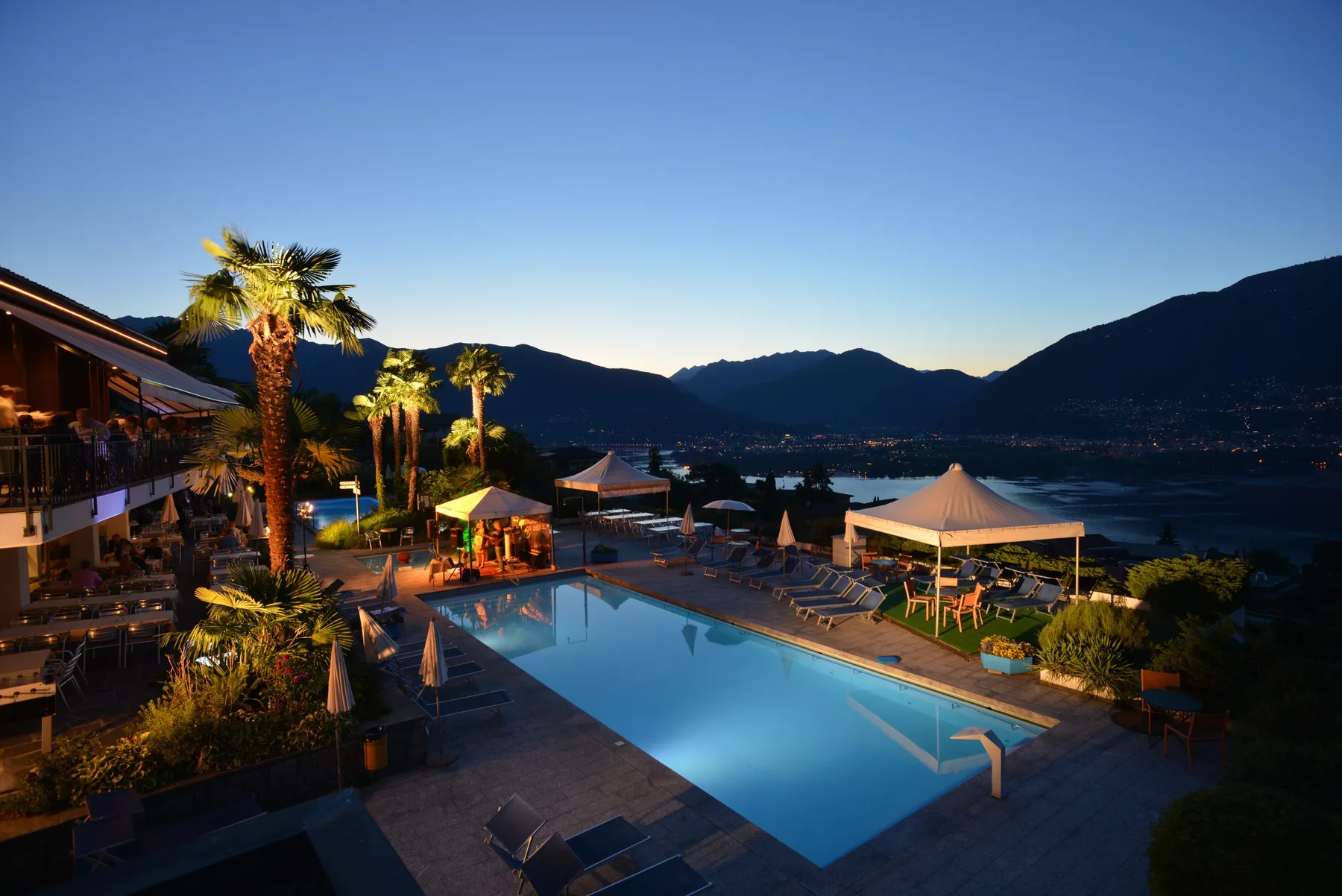 Heated swimming pool with a view