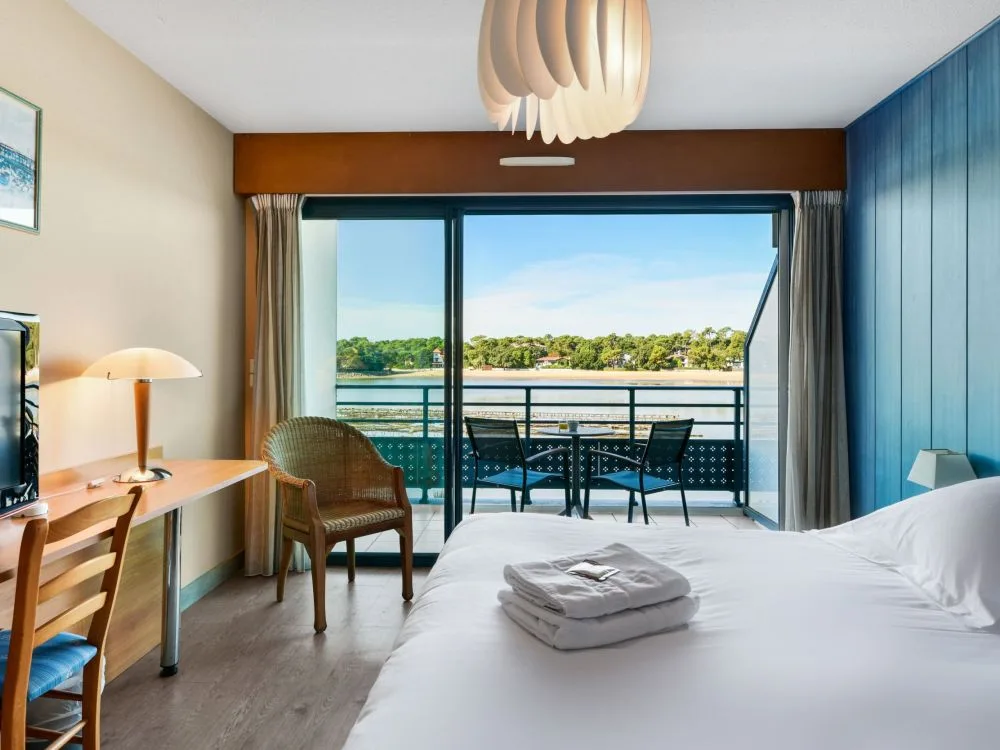 Lake-side double room