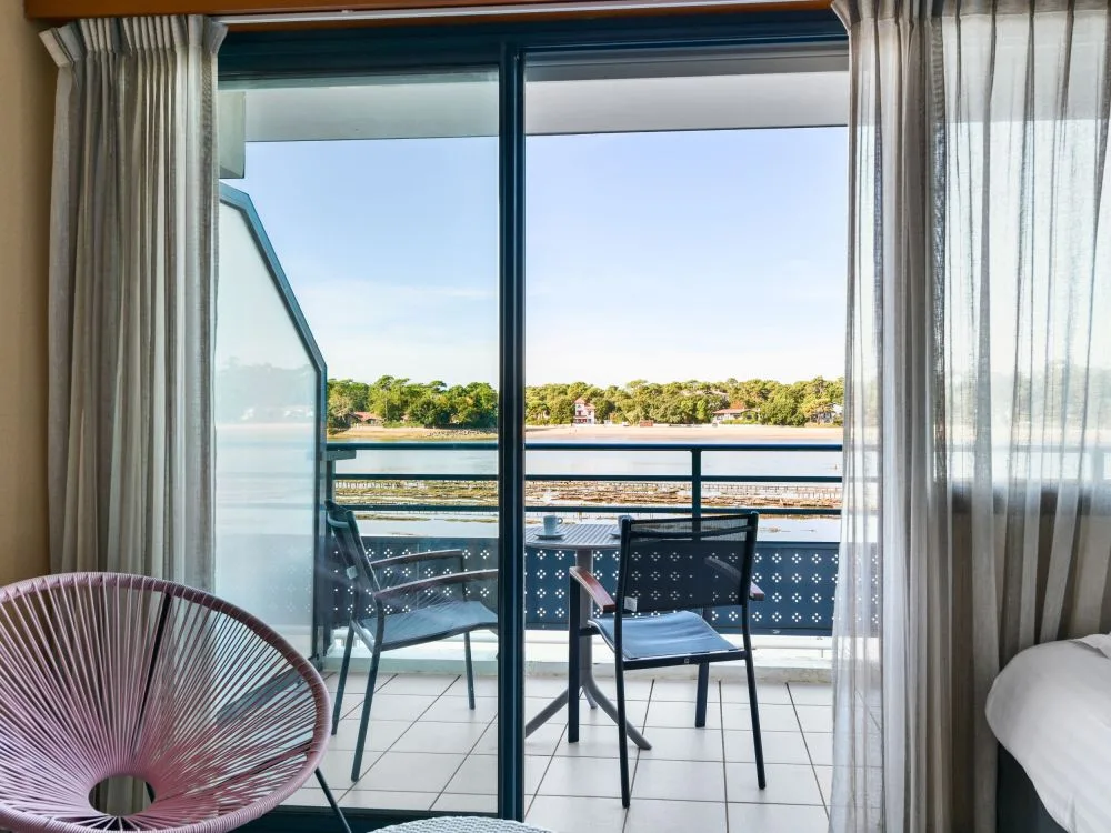 Lake junior suite