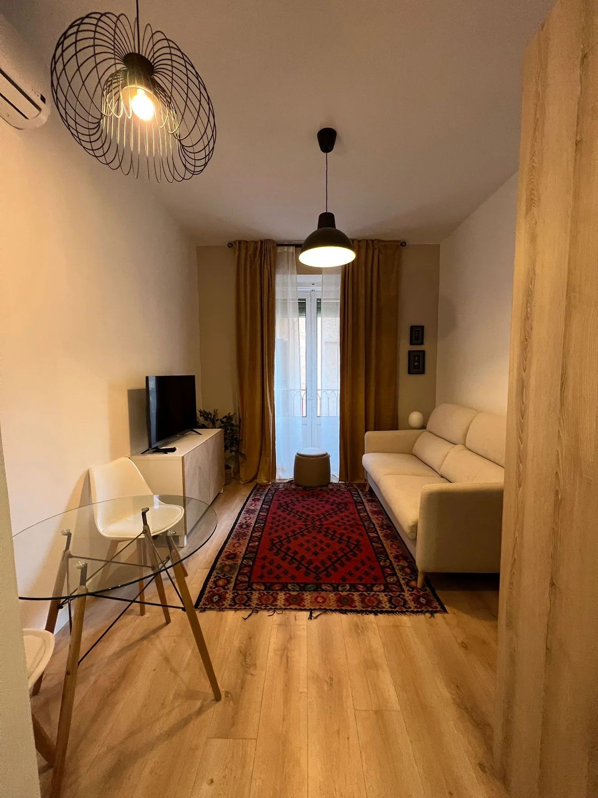 Bright 1BR with Balcony in Madrid Centro