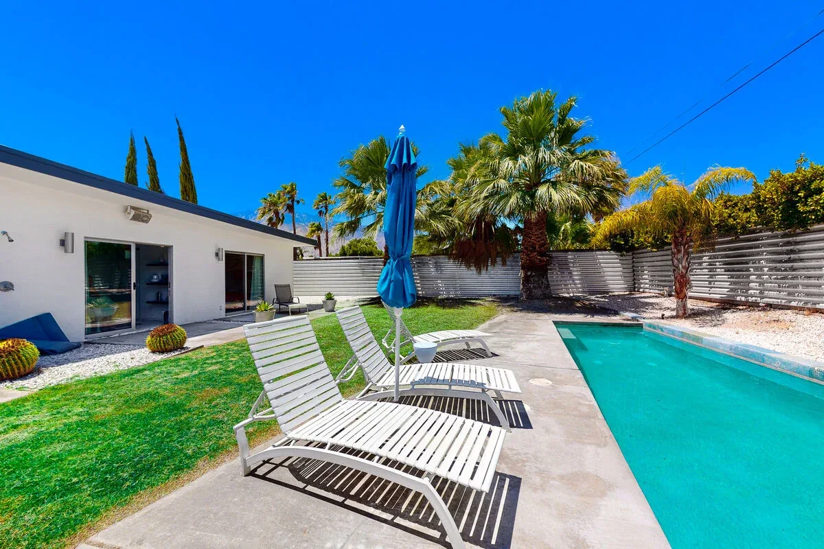 Poolside Modern Wexler - 1261