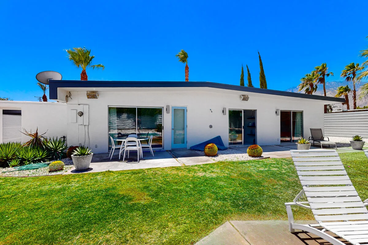 Poolside Modern Wexler - 1261