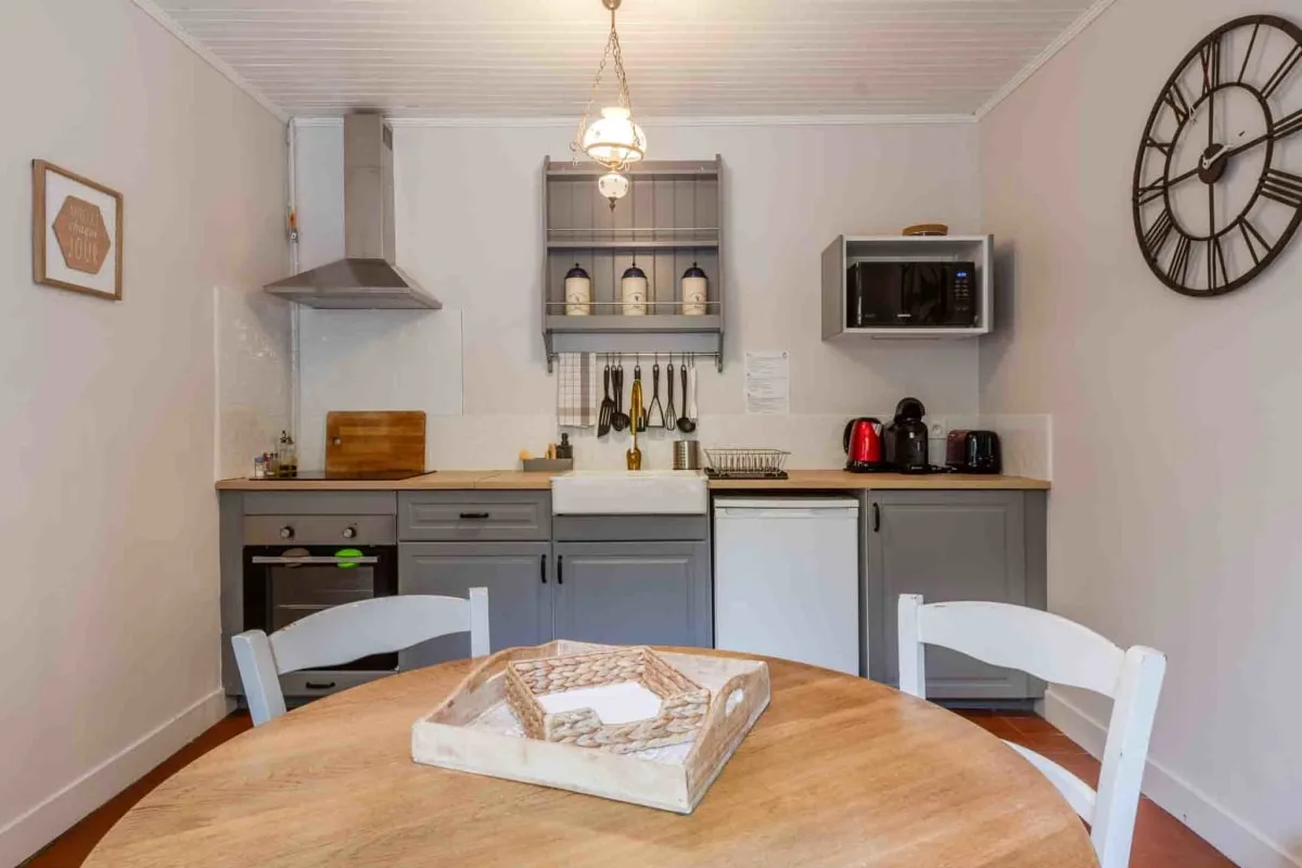 Maison de Famille – Suite with Separate Dining Kitchen