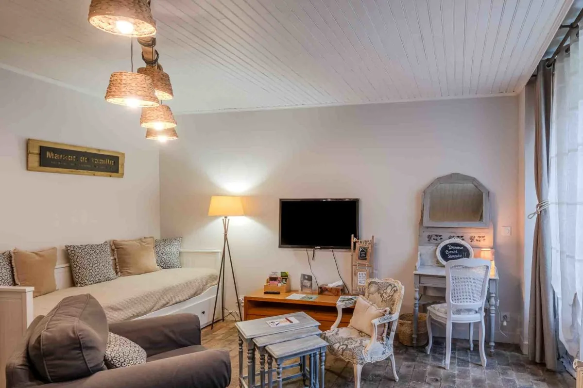 Maison de Famille – Suite with Separate Dining Kitchen