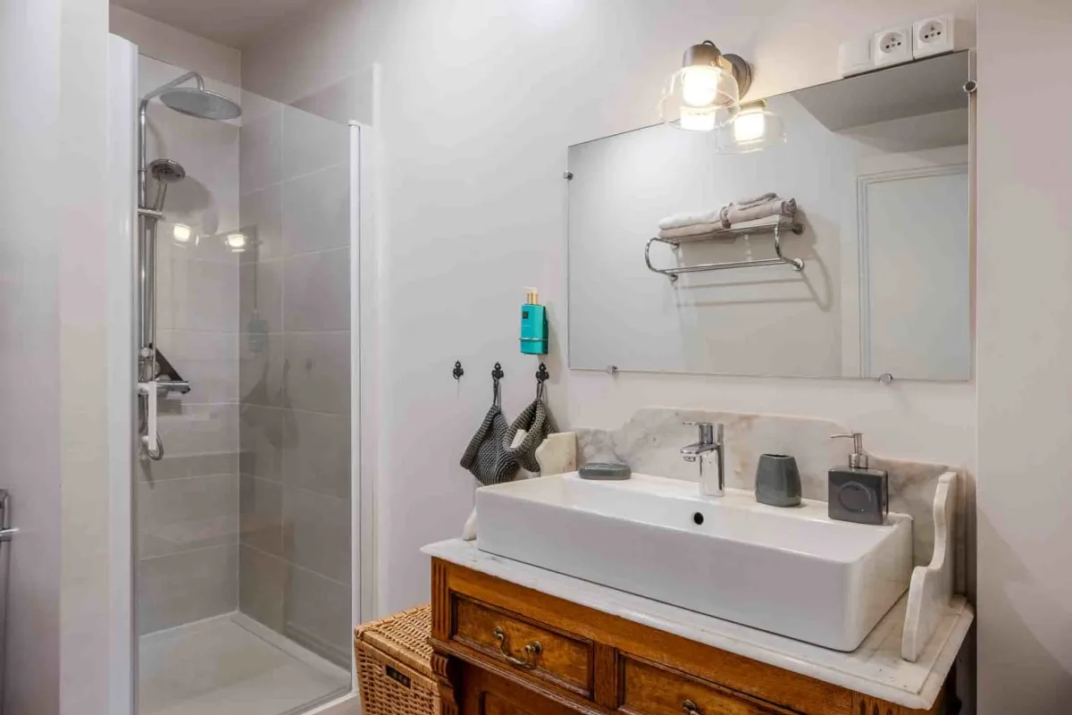 Maison de Famille – Suite with Separate Dining Kitchen