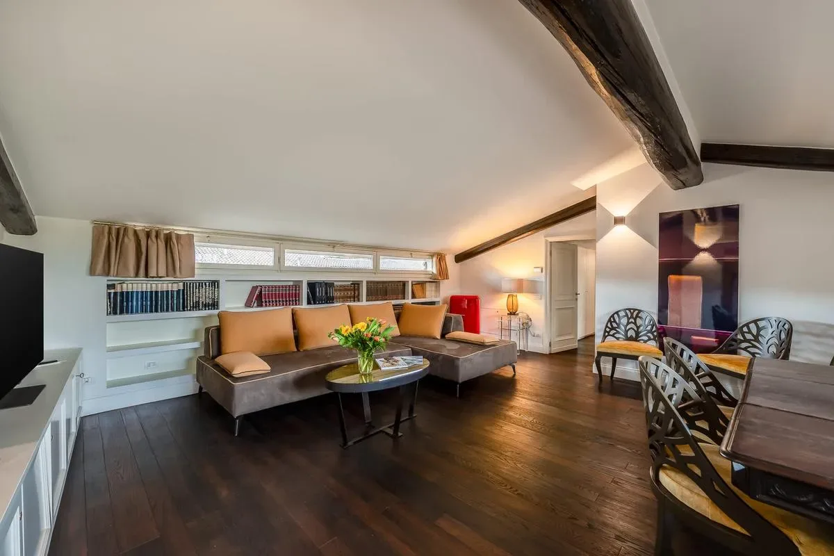 Beautiful 4BR House in Milan