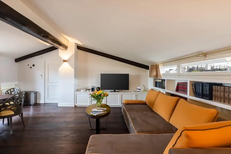Beautiful 4BR House in Milan