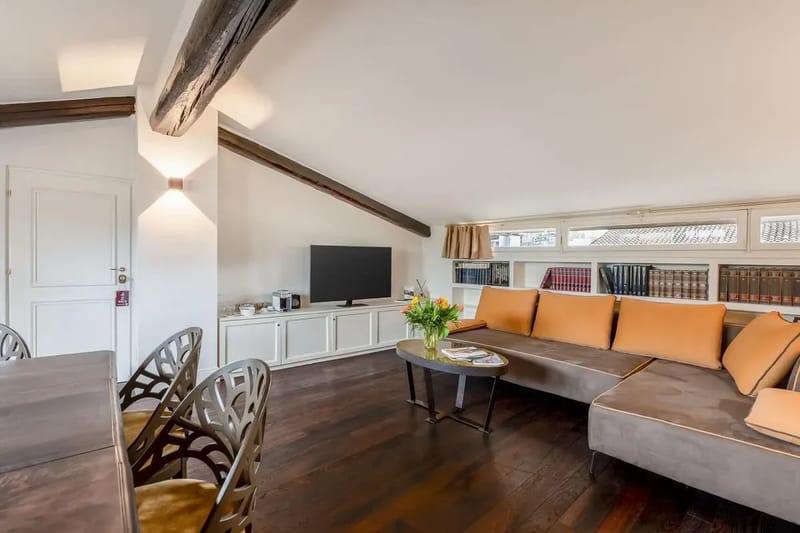 Beautiful 4BR House in Milan