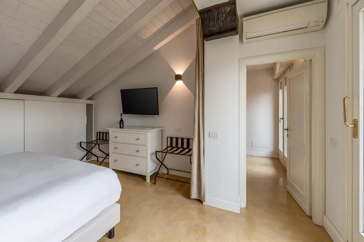 Beautiful 4BR House in Milan