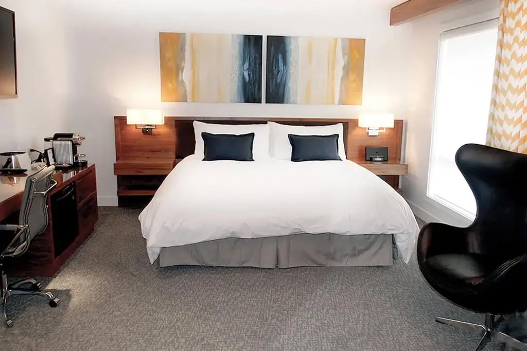 Habitación con cama king