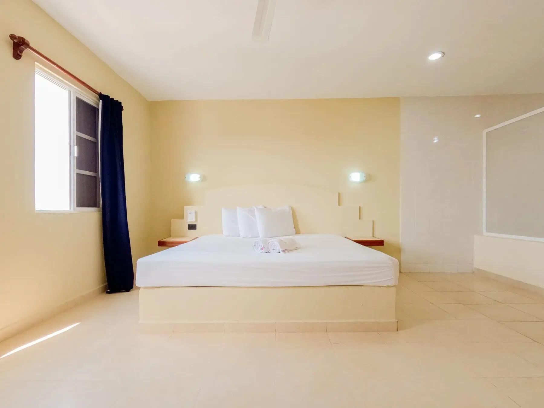 Habitación con cama king