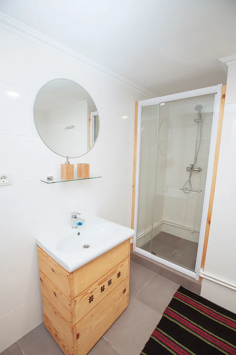 Habitación en Casa de sub Stîncă