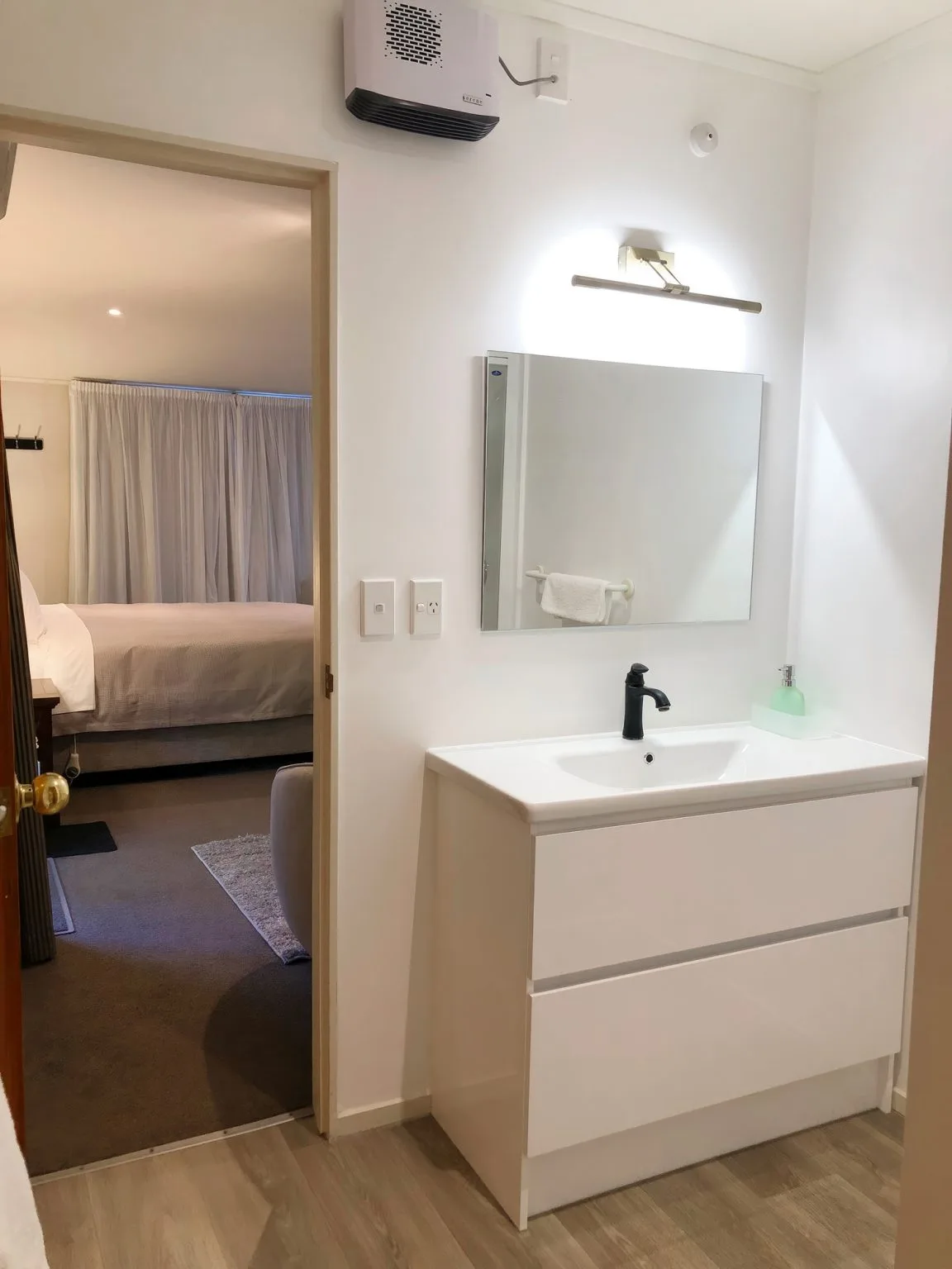 Estudio Alpha con cama king