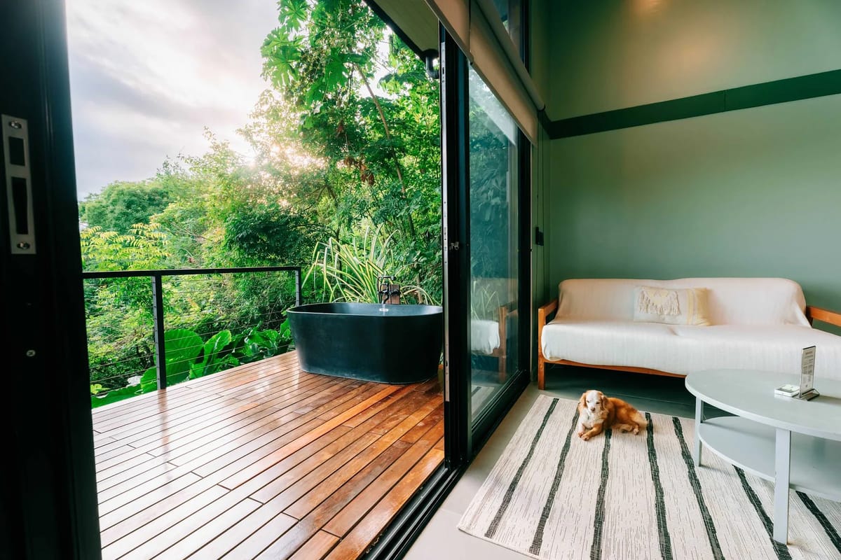 Stylish 1BR Hideout w/Jacuzzi near Playa Venao