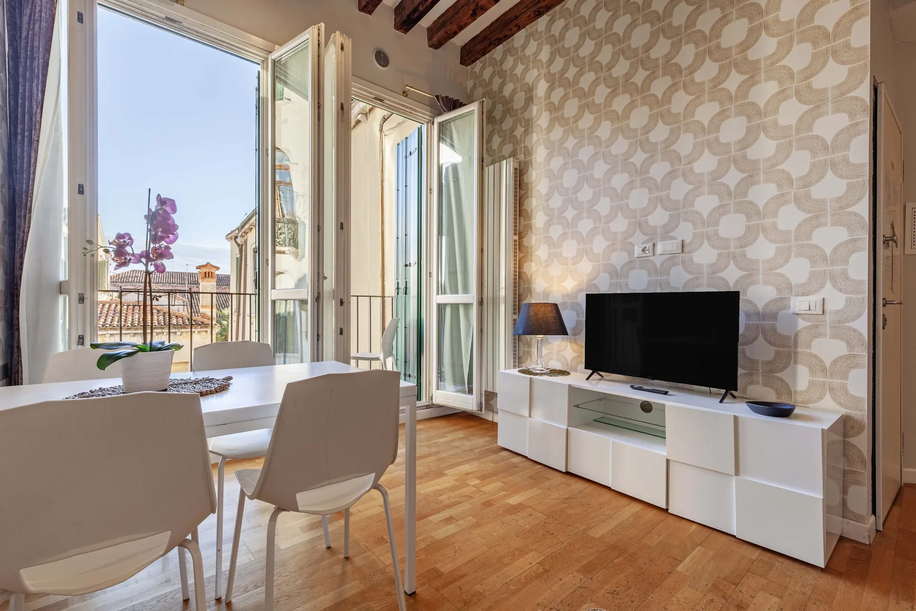 Ai Frari Apartment with Balcony