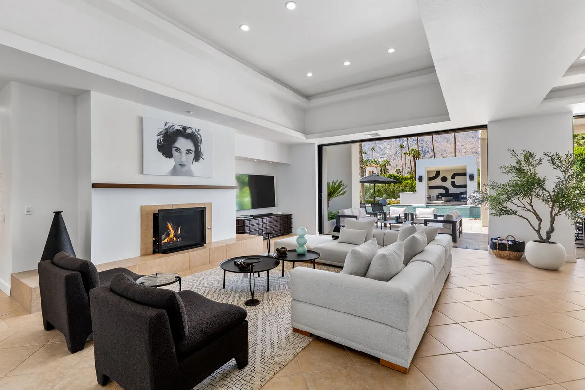 The Elizabeth Modern