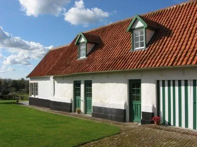 Independent entrances to the Campagne, Nature and Romance rooms