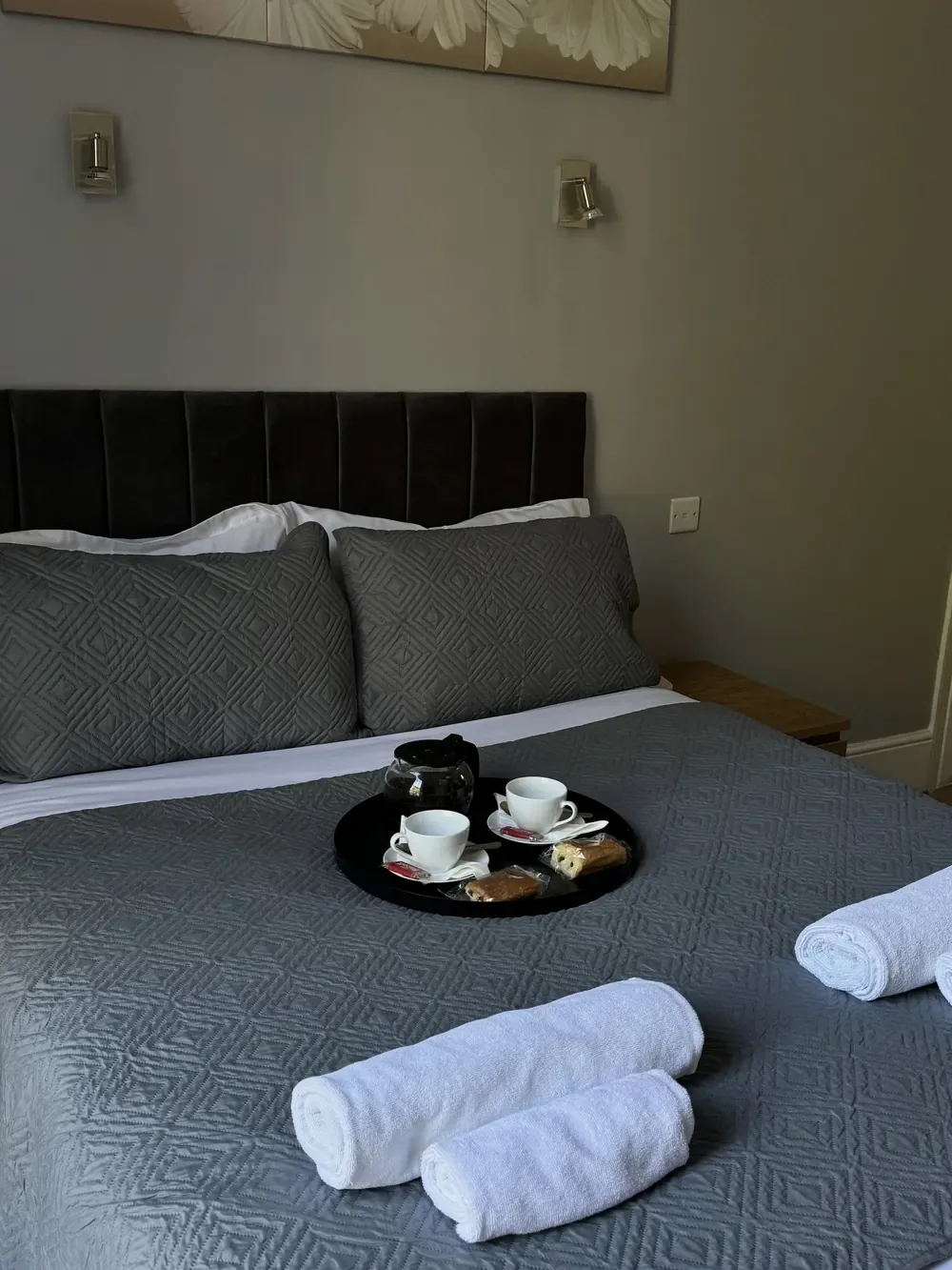 Artículos para preparar té y café en la habitación