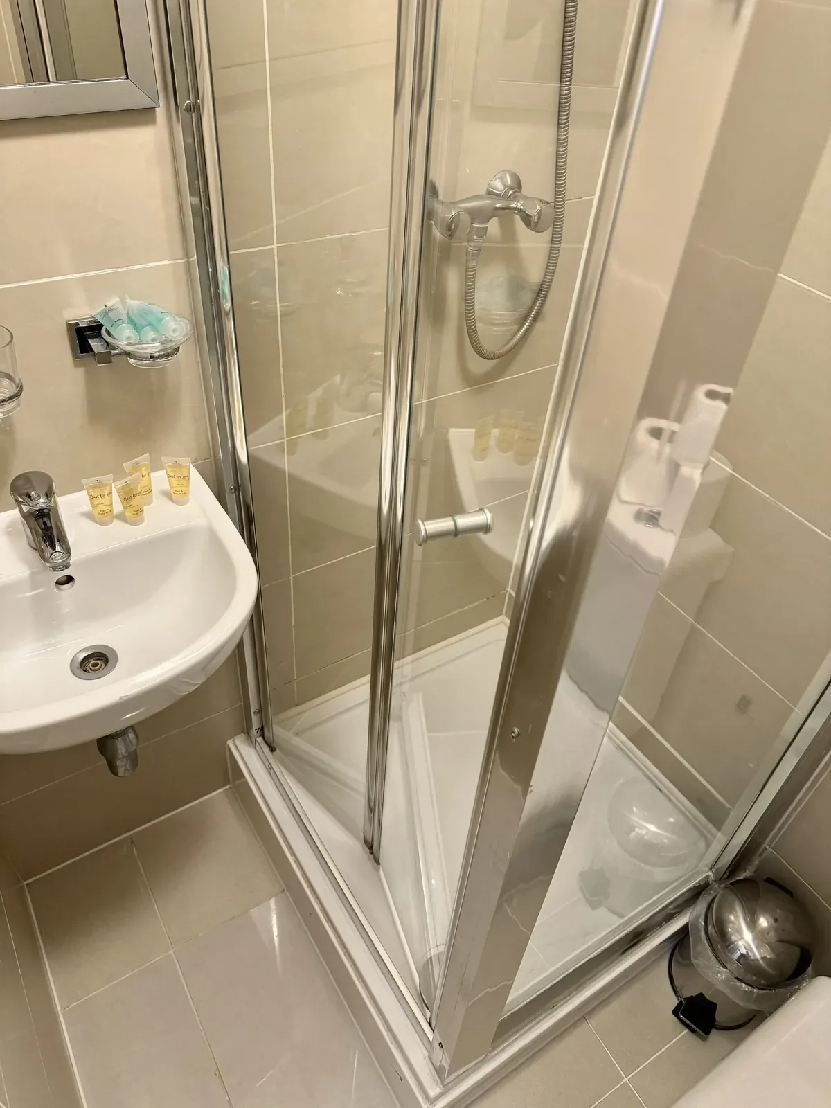 Baño privado en la habitación