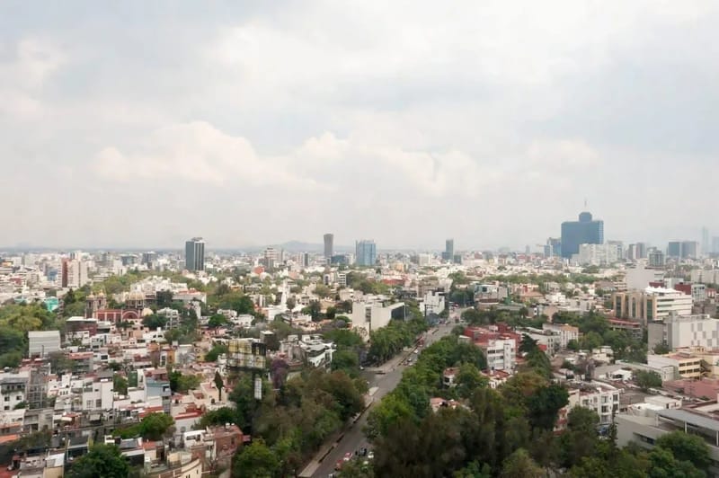 Deluxe 2BR w/ Pool & View in Condesa