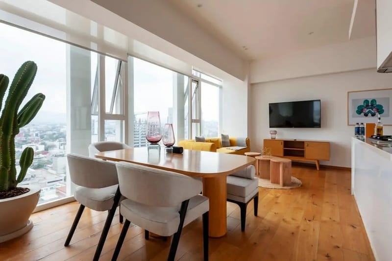 Deluxe 2BR w/ Pool & View in Condesa