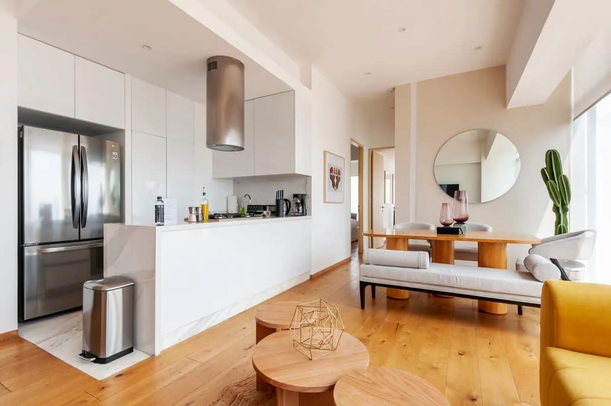 Deluxe 2BR w/ Pool & View in Condesa