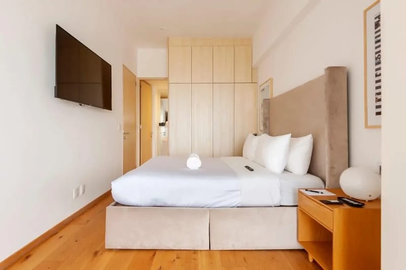 Deluxe 2BR w/ Pool & View in Condesa